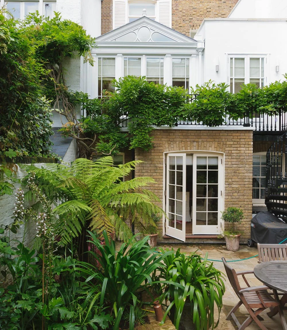 City house with a bespoke small conservatory