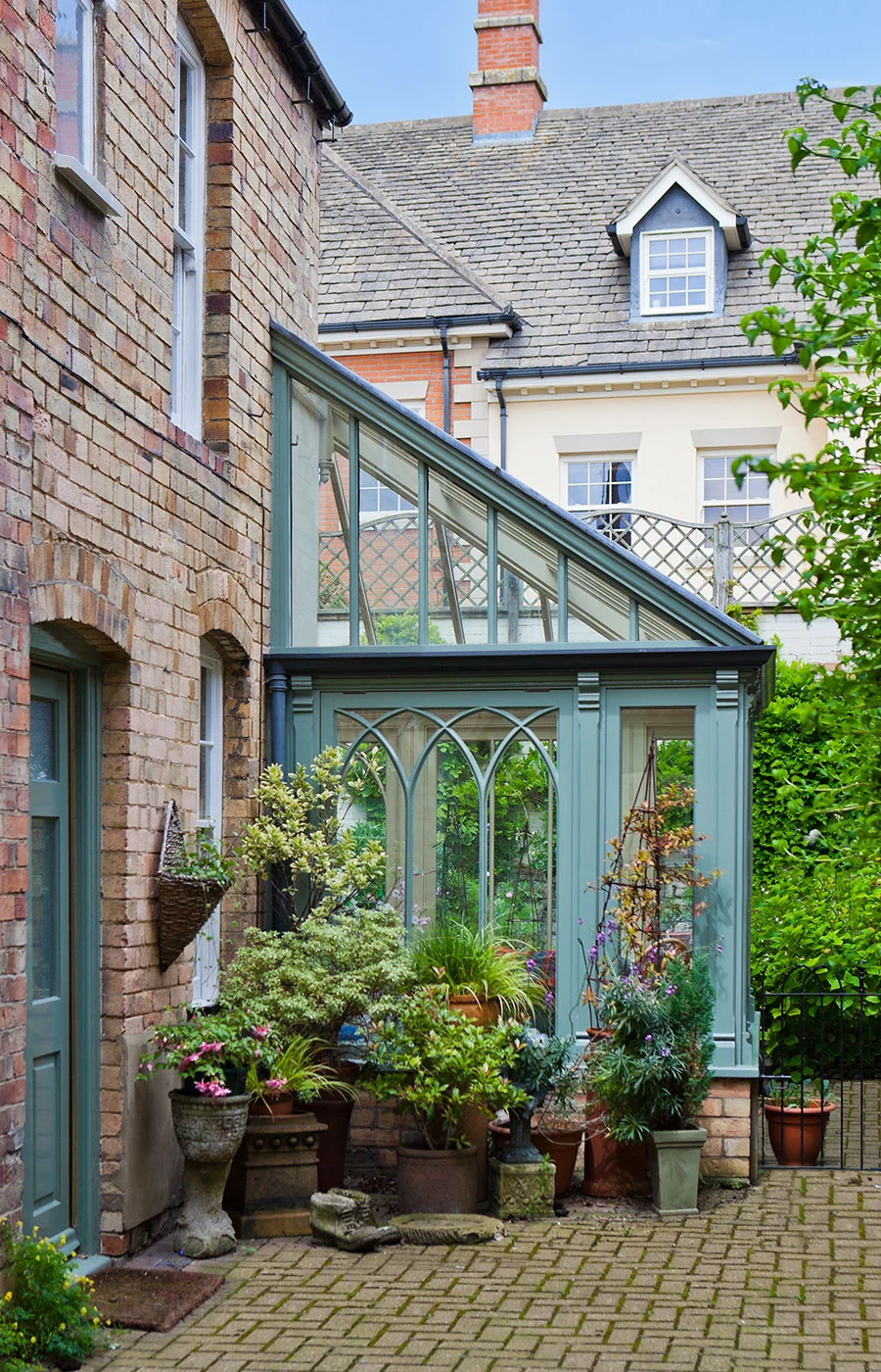 Lean-to conservatory in a small village