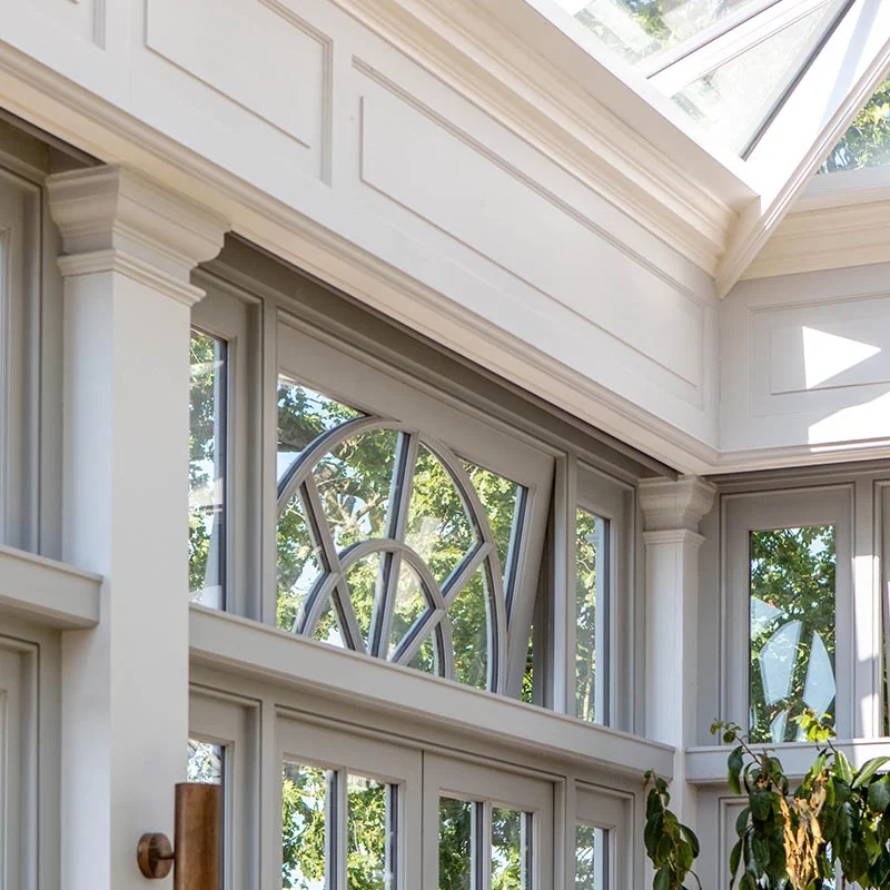Decorative opening fanlight detail