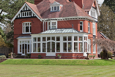 Charming bay fronted conservatory for an Edwardian residence
