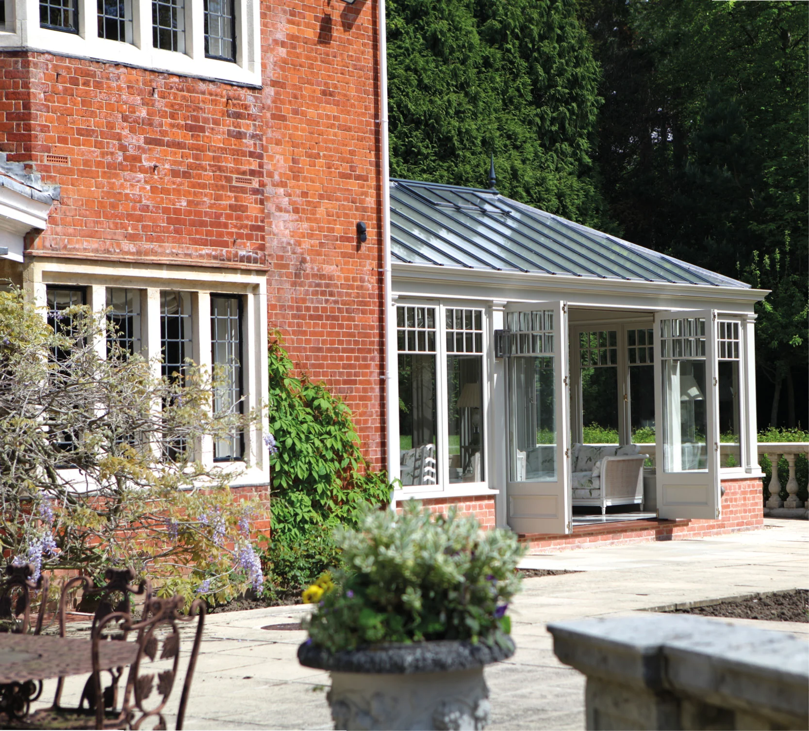 Eight panel glazing bar design