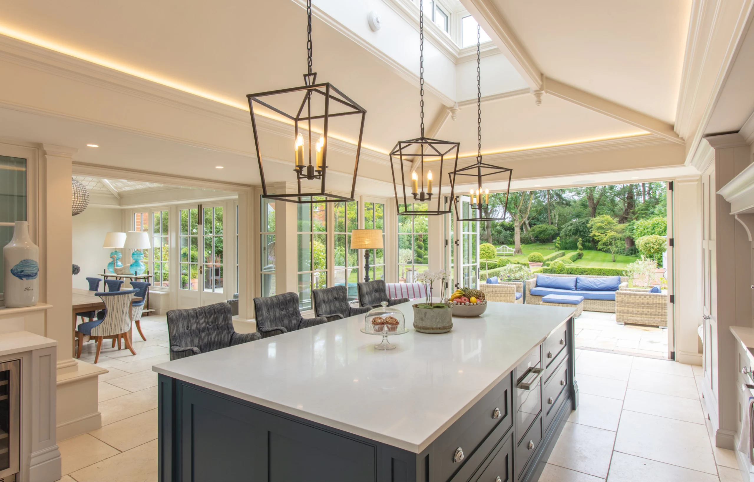 Eight panel glazing bar design
