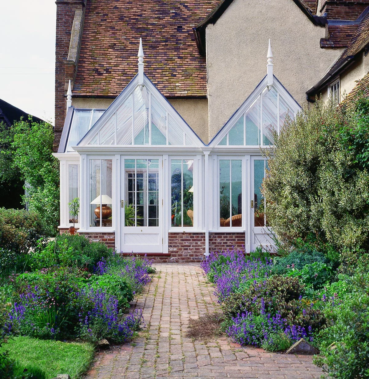 Lean to garden glasshouse conservatory
