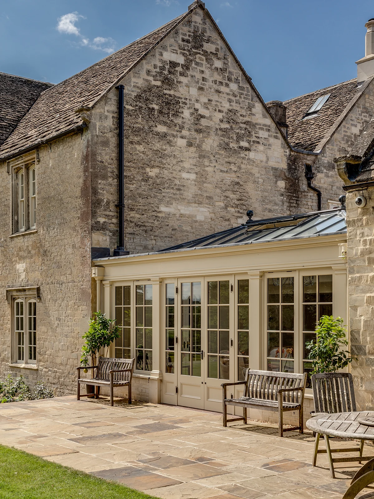 Linking conservatory extension