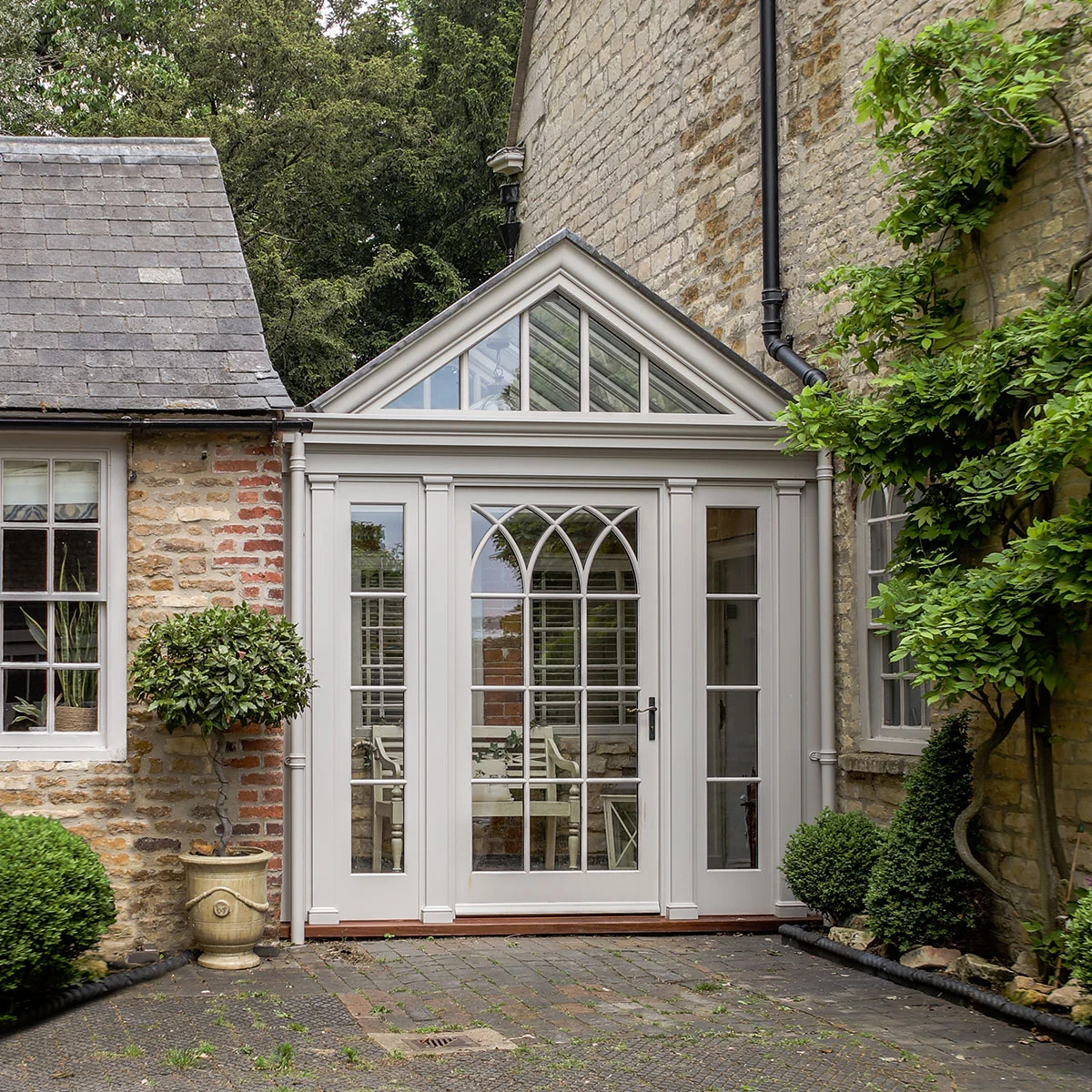 Small linking conservatory design