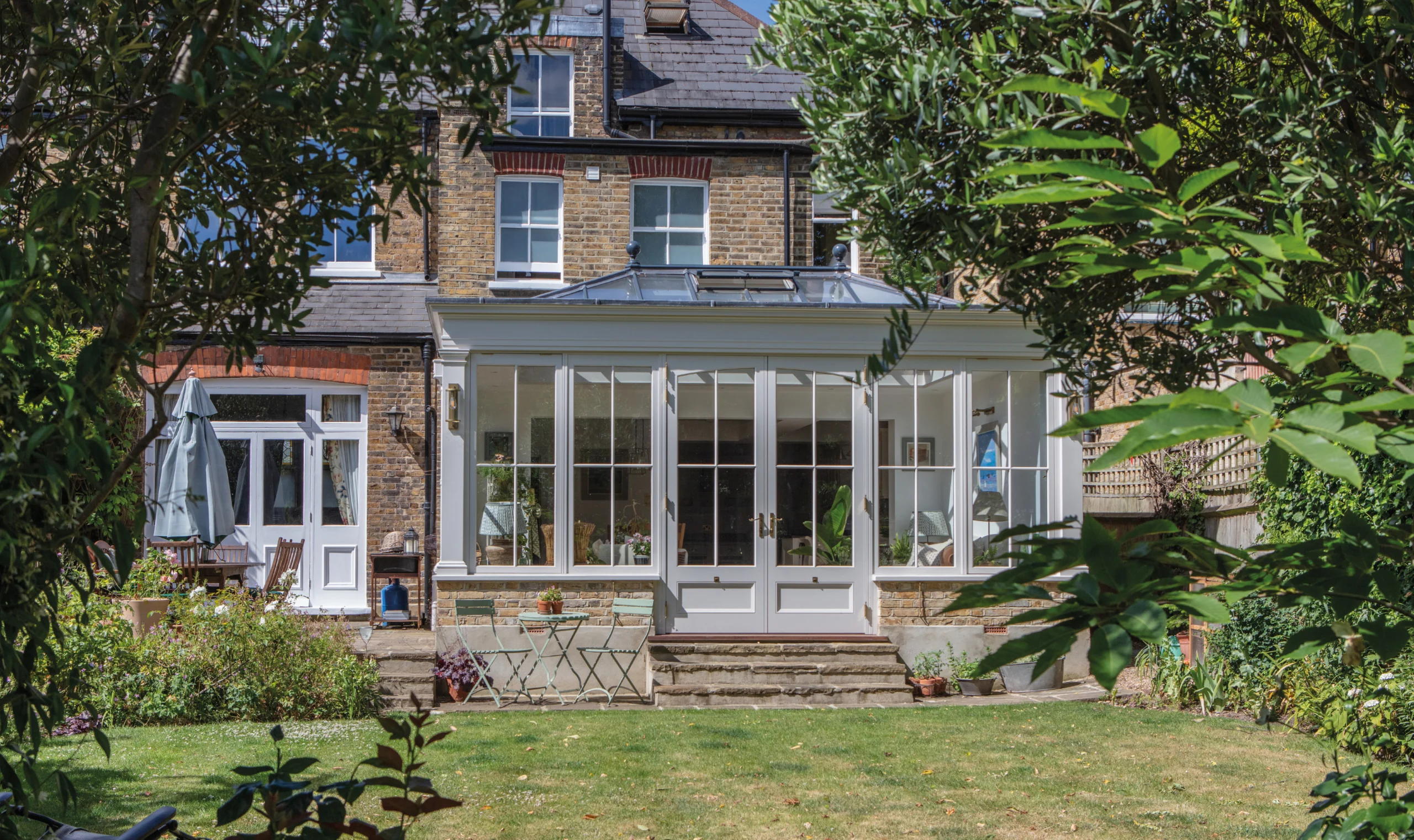 Eight panel glazing bar design