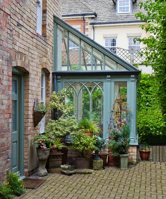 Small lean-to conservatory design