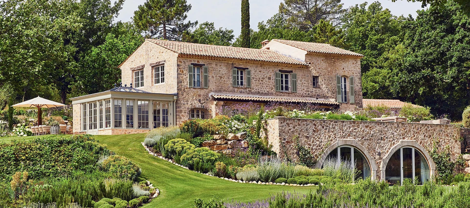 A farmhouse orangery project for a farmhouse in the south of France.
