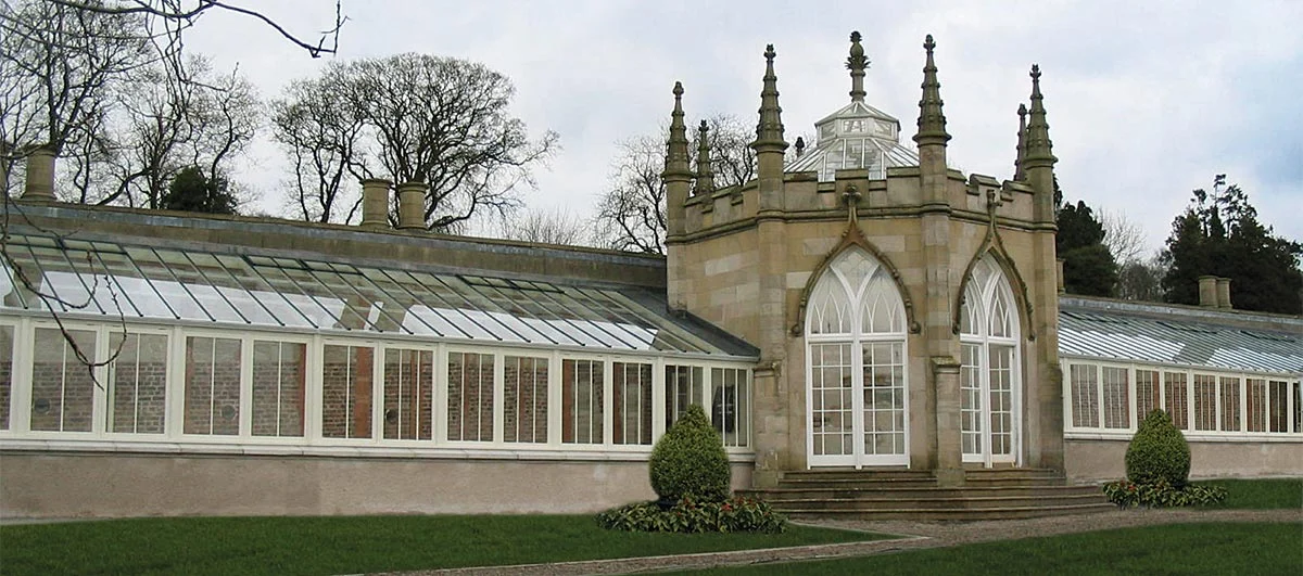 Orangery with solid construction