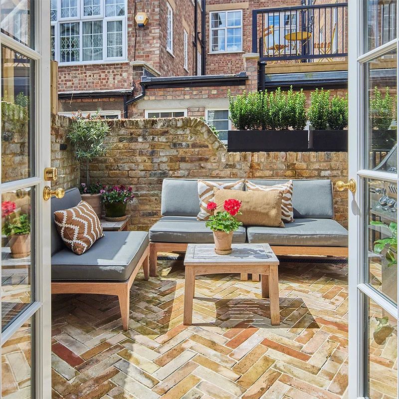 Tiny London townhouse extension image 3